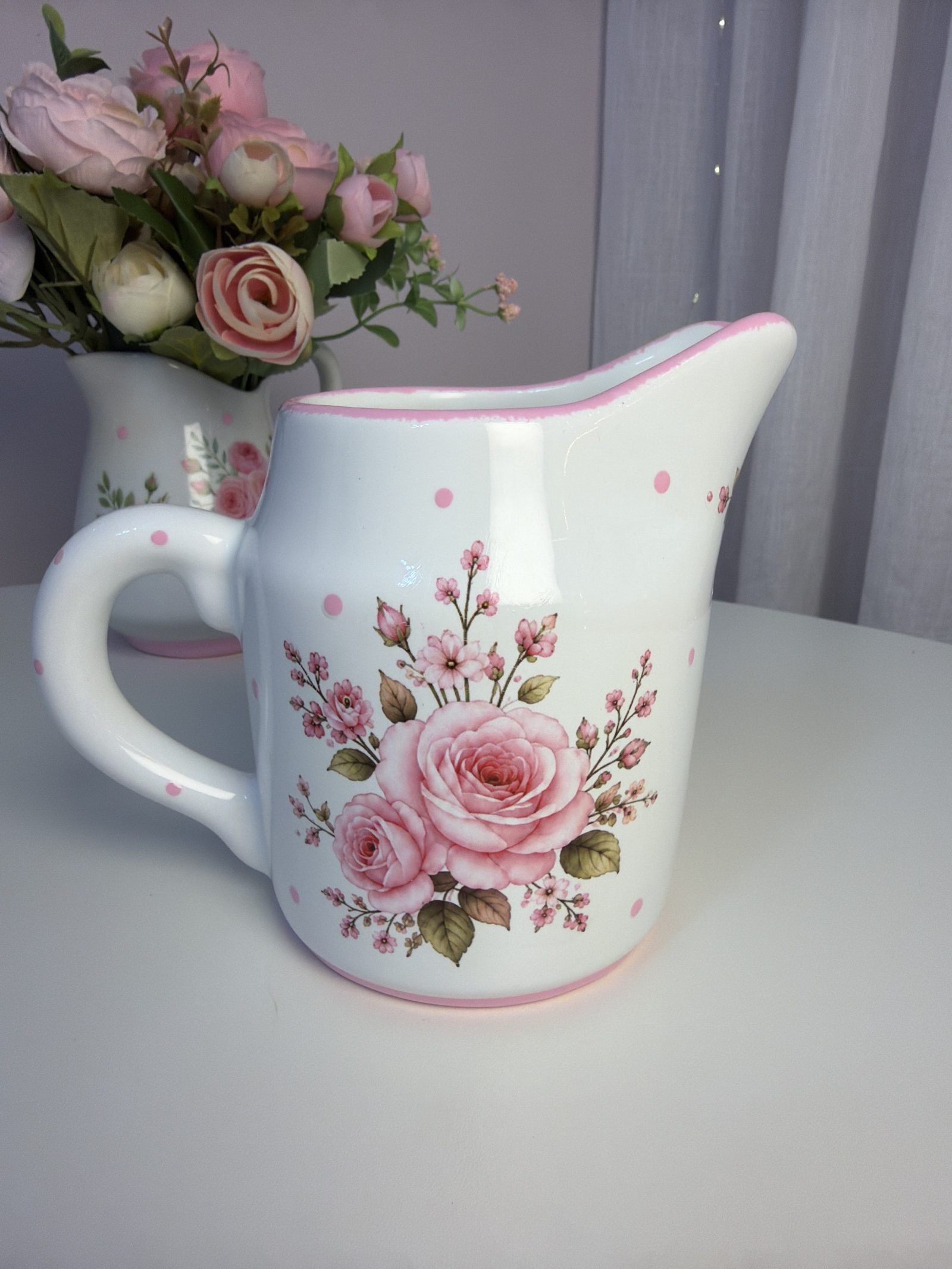 Jarra de Cerâmica Decorativa Borboletas e Rosas com Poás Rosa